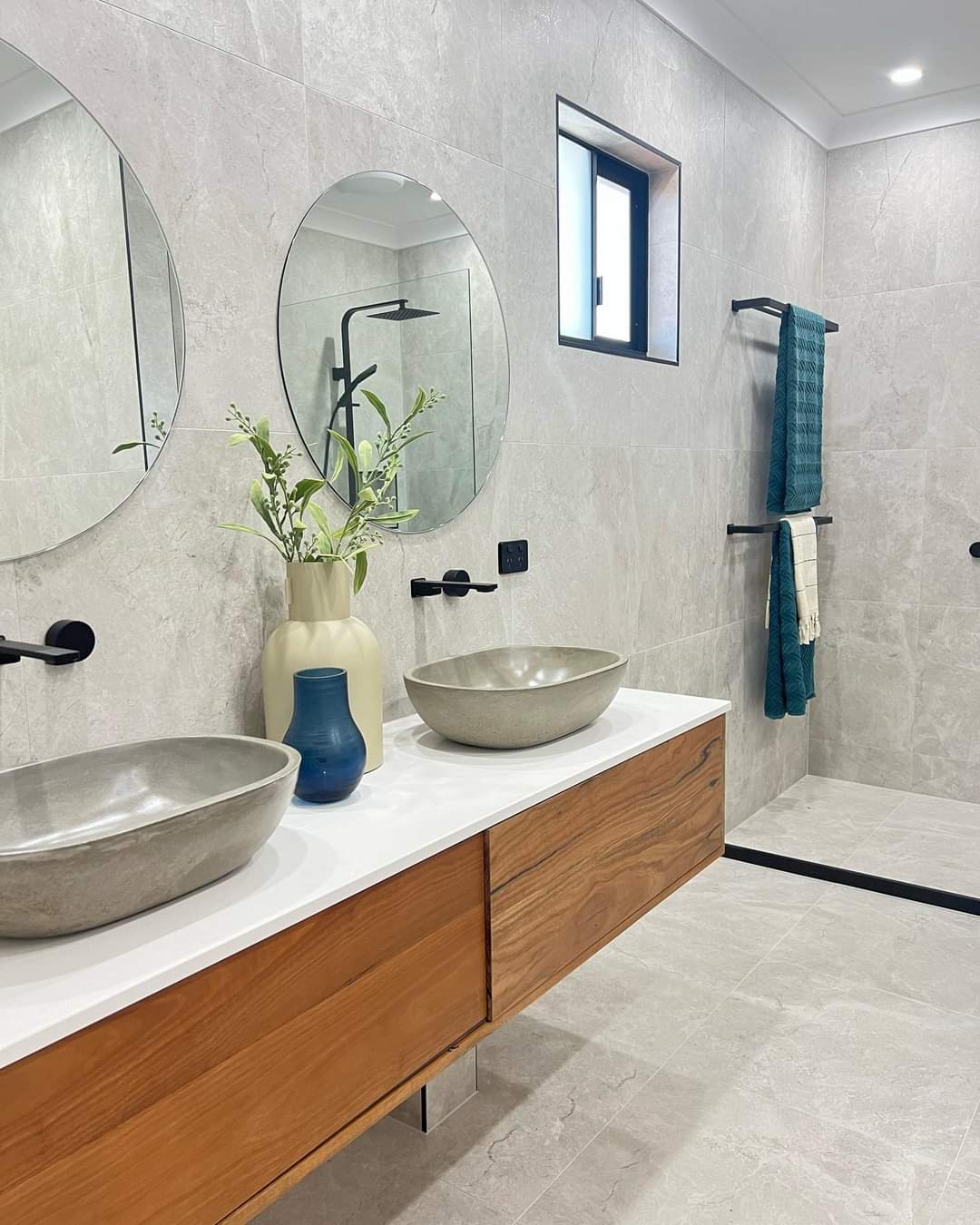 SEAMLESS DESIGN - Jerry and the Tilemakers